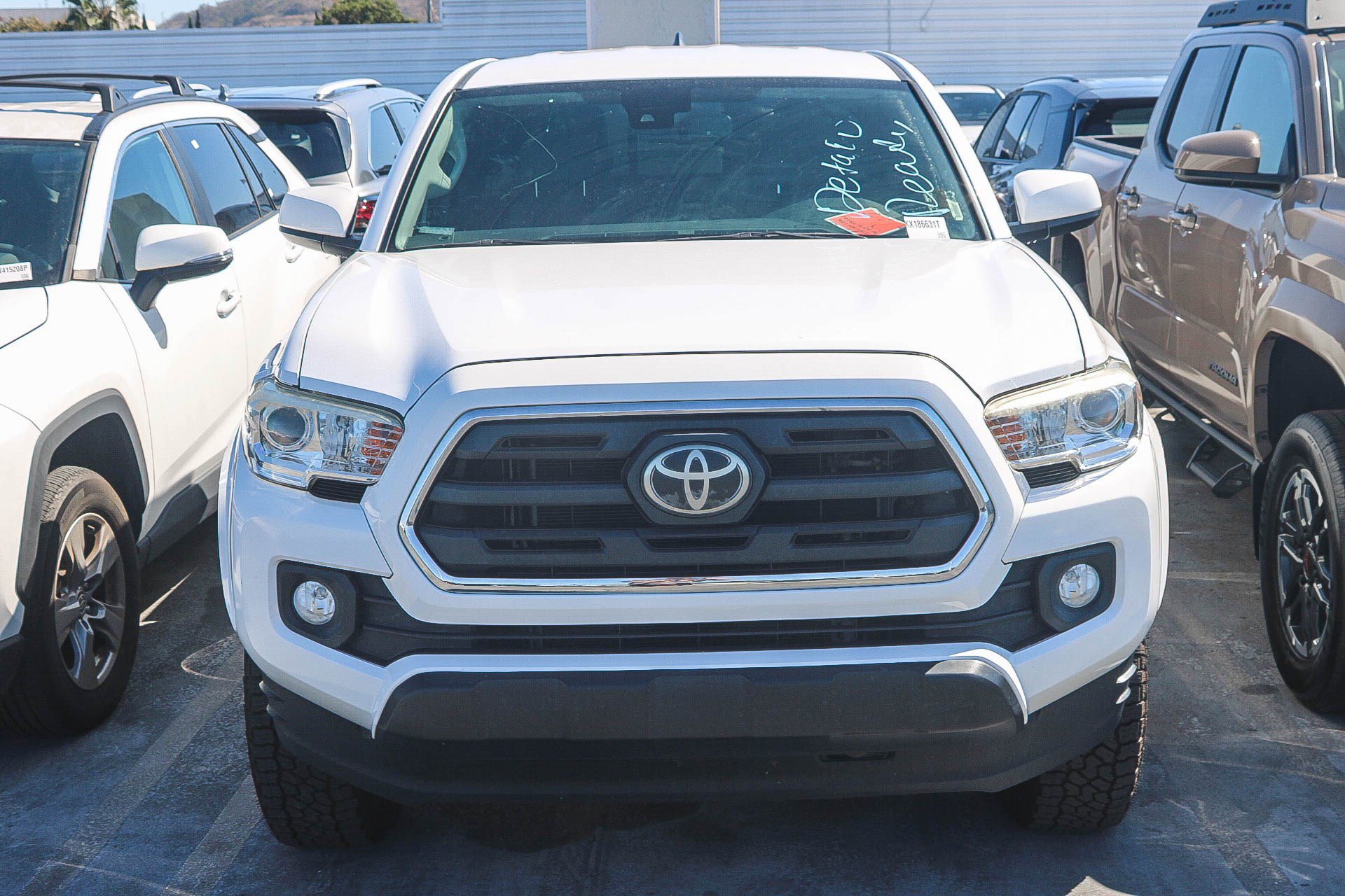 Used 2019 Toyota Tacoma SR5 AWD/4WD image 3