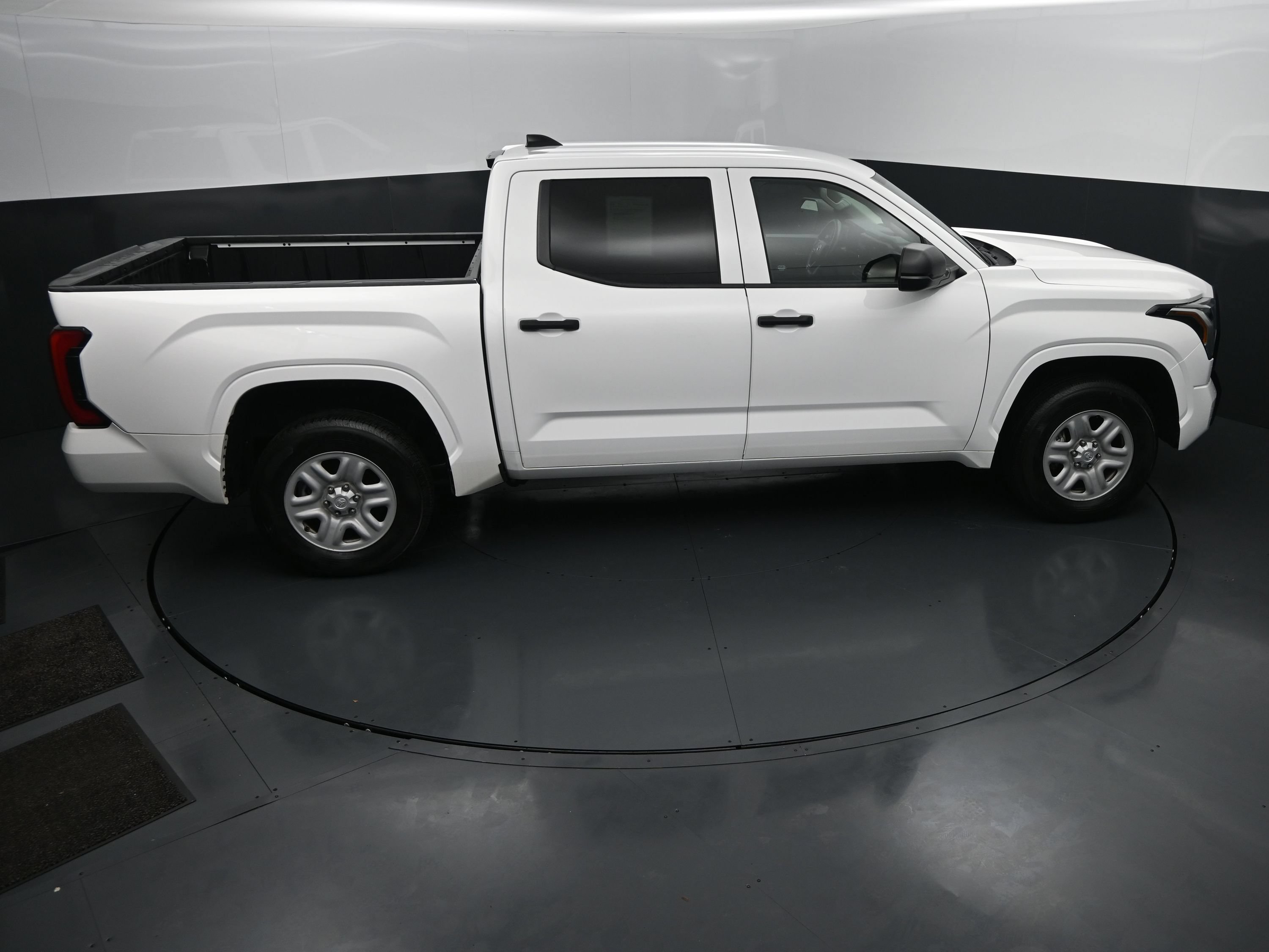 Used 2022 Toyota Tundra SR w/ SR Tow Package RWD image 31