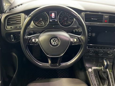 Used 2019 Volkswagen e-Golf SE w/ Driver Assistance Package image 16