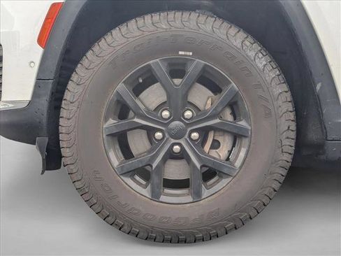 Used 2022 Jeep Grand Cherokee L Limited w/ Luxury Tech Group II image 14