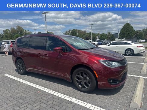 Used 2020 Chrysler Pacifica Touring-L w/ Advanced Safetytec Group image 10