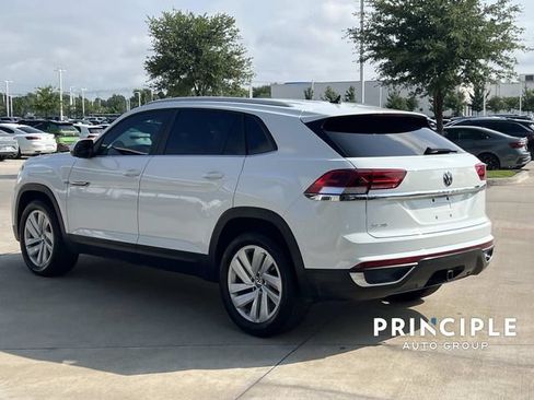 Used 2021 Volkswagen Atlas Cross Sport SE w/ V6 Towing Package FWD image 11