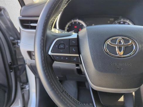 Used 2023 Toyota Highlander XLE image 13