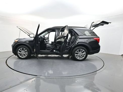 Used 2023 Ford Explorer XLT w/ Equipment Group 202A AWD/4WD image 28