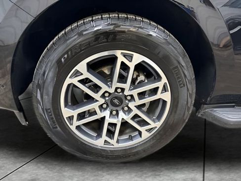 Used 2025 Ford Expedition Active image 34