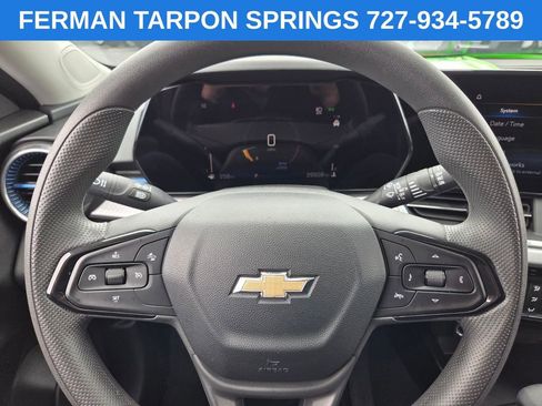 Certified 2025 Chevrolet Trax LT image 29