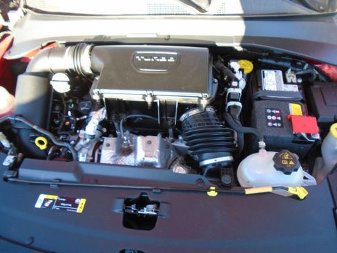 Used 2025 Jeep Compass Limited AWD/4WD image 4