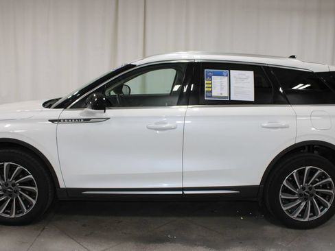 Used 2023 Lincoln Corsair Reserve AWD/4WD image 6