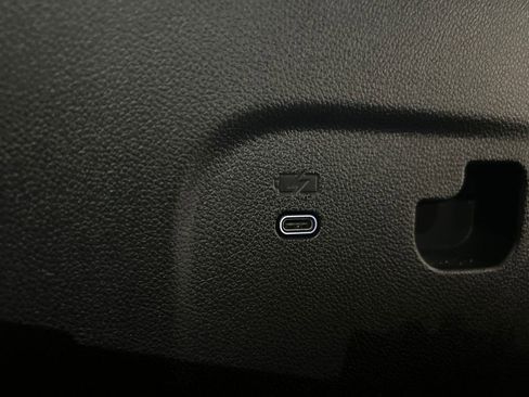 Used 2025 GMC Acadia Elevation image 34