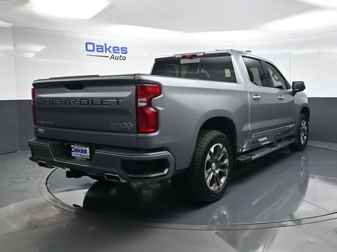 Used 2025 Chevrolet Silverado 1500 High Country w/ Technology Package AWD/4WD image 8