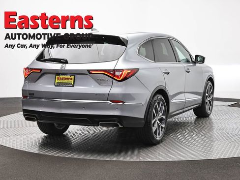 Used 2023 Acura MDX SH-AWD w/ Technology Package image 5
