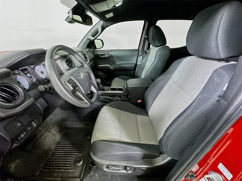 Used 2023 Toyota Tacoma TRD Sport image 15