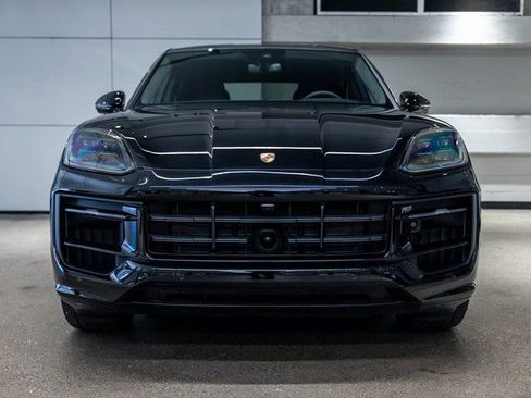 Certified 2025 Porsche Cayenne GTS image 11