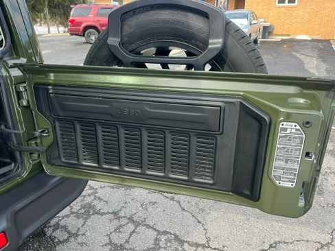 Used 2024 Jeep Wrangler Unlimited Sahara w/ Dual Top Group image 44