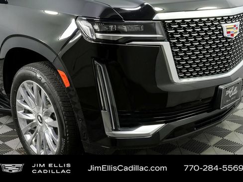 Used 2024 Cadillac Escalade ESV Premium Luxury image 41