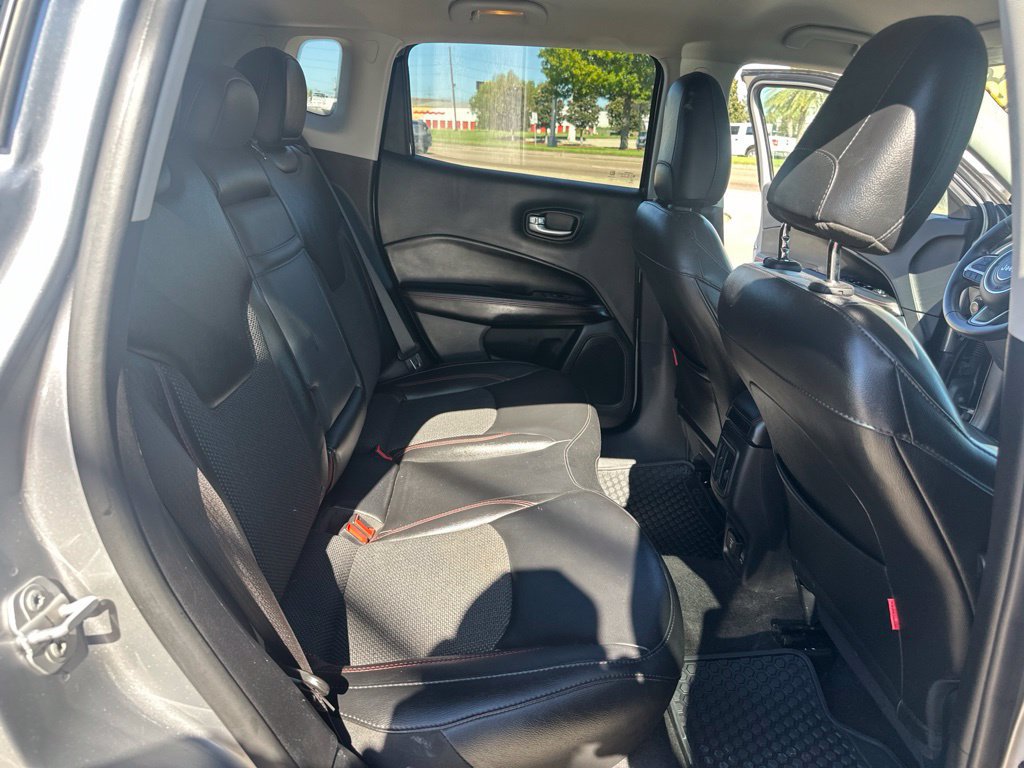 Used 2019 Jeep Compass Trailhawk AWD/4WD image 12