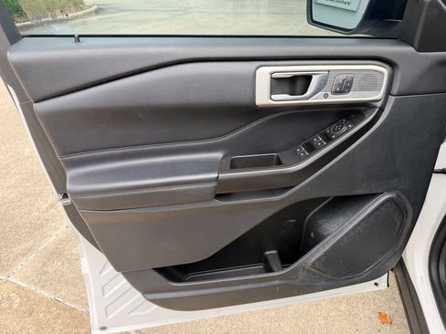 Used 2020 Ford Explorer Limited RWD image 13