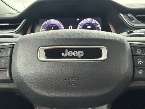 Used 2023 Jeep Grand Cherokee L Limited AWD/4WD image 16
