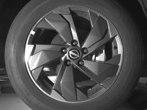 Used 2025 Nissan Rogue SV FWD image 13