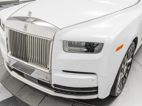Used 2023 Rolls-Royce Phantom Sedan image 38