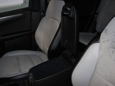 Used 2025 Ford Escape SE image 20