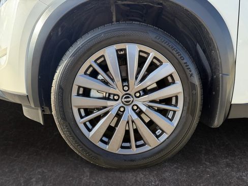 Used 2022 Nissan Pathfinder SL w/ SL Premium Package image 10