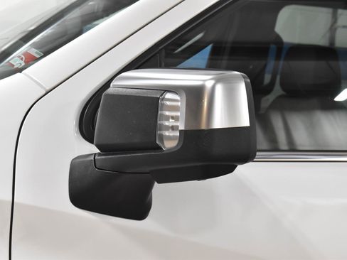 Used 2025 Chevrolet Silverado 1500 High Country w/ High Country Premium Package AWD/4WD image 32