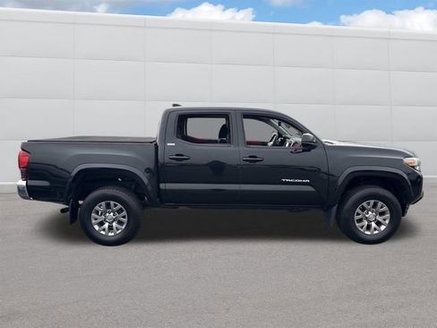 Used 2018 Toyota Tacoma SR5 image 9