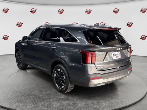 Used 2024 Kia Sorento S AWD/4WD image 3