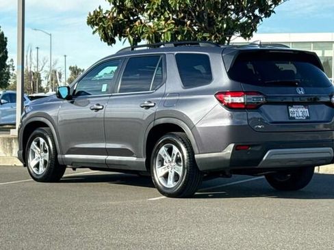 Certified 2025 Honda Pilot EX-L image 6