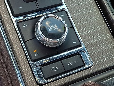 Used 2023 Ford Expedition Max Limited image 28