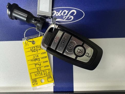 Used 2023 Ford Explorer XLT w/ Equipment Group 202A AWD/4WD image 12