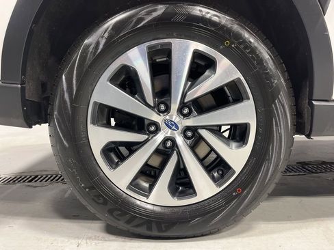 Used 2023 Subaru Outback Premium AWD/4WD image 38