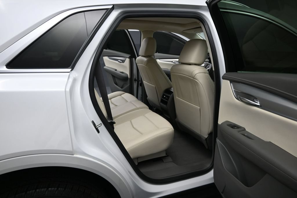 Used 2021 Cadillac XT5 Premium Luxury w/ LPO, Floor Liner Package AWD/4WD image 18