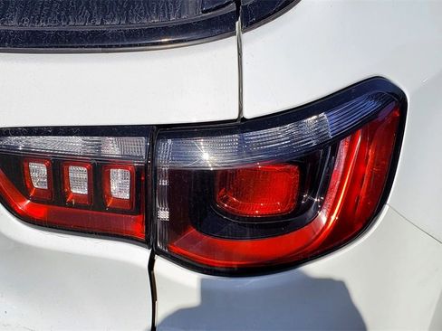 Used 2024 Jeep Compass Trailhawk image 7