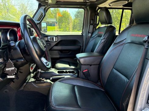 Used 2021 Jeep Gladiator Rubicon w/ Cold Weather Group AWD/4WD image 11