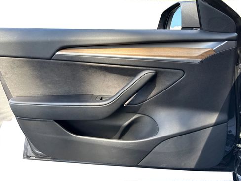 Used 2021 Tesla Model 3 Performance image 24