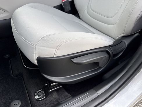 New 2026 Hyundai Tucson SE image 11