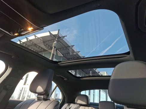 Used 2026 Mercedes-Benz E 350 4MATIC Sedan image 11