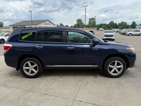 Used 2012 Toyota Highlander Limited w/ Tow Pkg AWD/4WD image 4