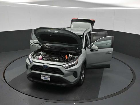 Used 2022 Toyota RAV4 XLE w/ XLE Grade Weather Package AWD/4WD image 59