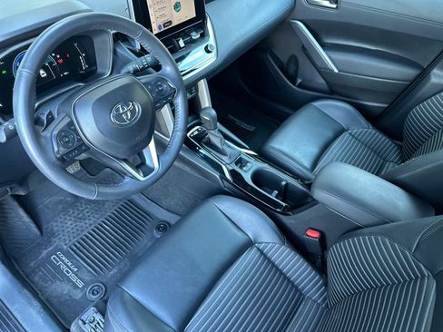Used 2024 Toyota Corolla Cross AWD Hybrid w/ Convenience Package image 9