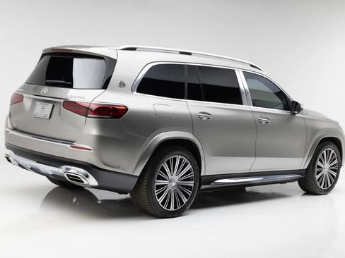 Used 2022 Mercedes-Benz Maybach GLS 600 4MATIC image 11