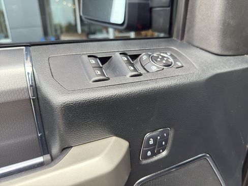 Used 2016 Ford F150 Lariat w/ Equipment Group 502A Luxury image 14