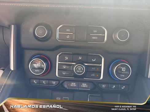 Used 2023 Chevrolet Suburban Premier image 15