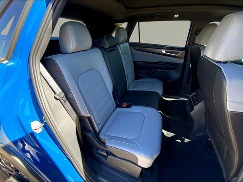 New 2026 Volkswagen Atlas Cross Sport SEL R-Line AWD/4WD image 10