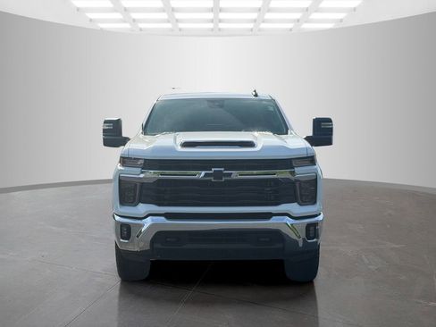 Used 2024 Chevrolet Silverado 2500 LT w/ Convenience Package image 8