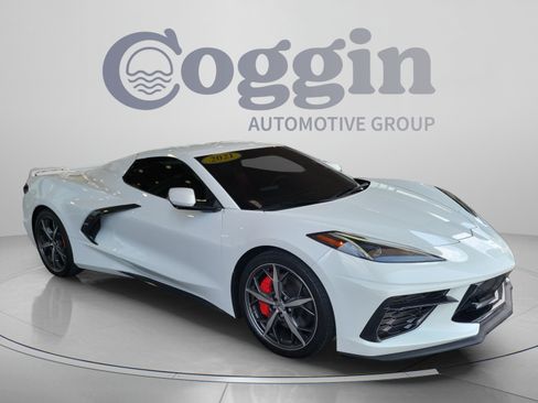 Used 2021 Chevrolet Corvette Stingray Premium Conv w/ Z51 Performance Package RWD image 4