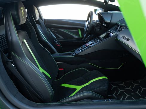 Used 2019 Lamborghini Aventador SVJ image 18