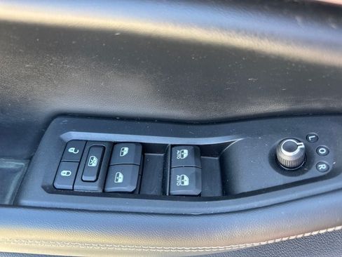 Used 2023 Jeep Grand Cherokee L Laredo AWD/4WD image 18